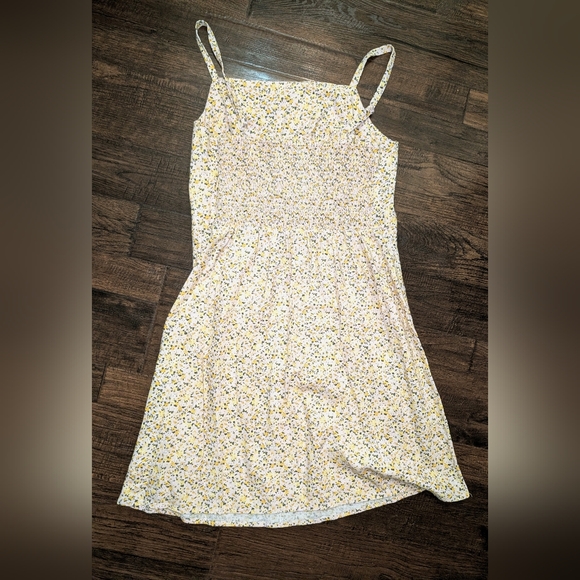 Old Navy Yellow Floral A-Line Sundress - Picture 3 of 4